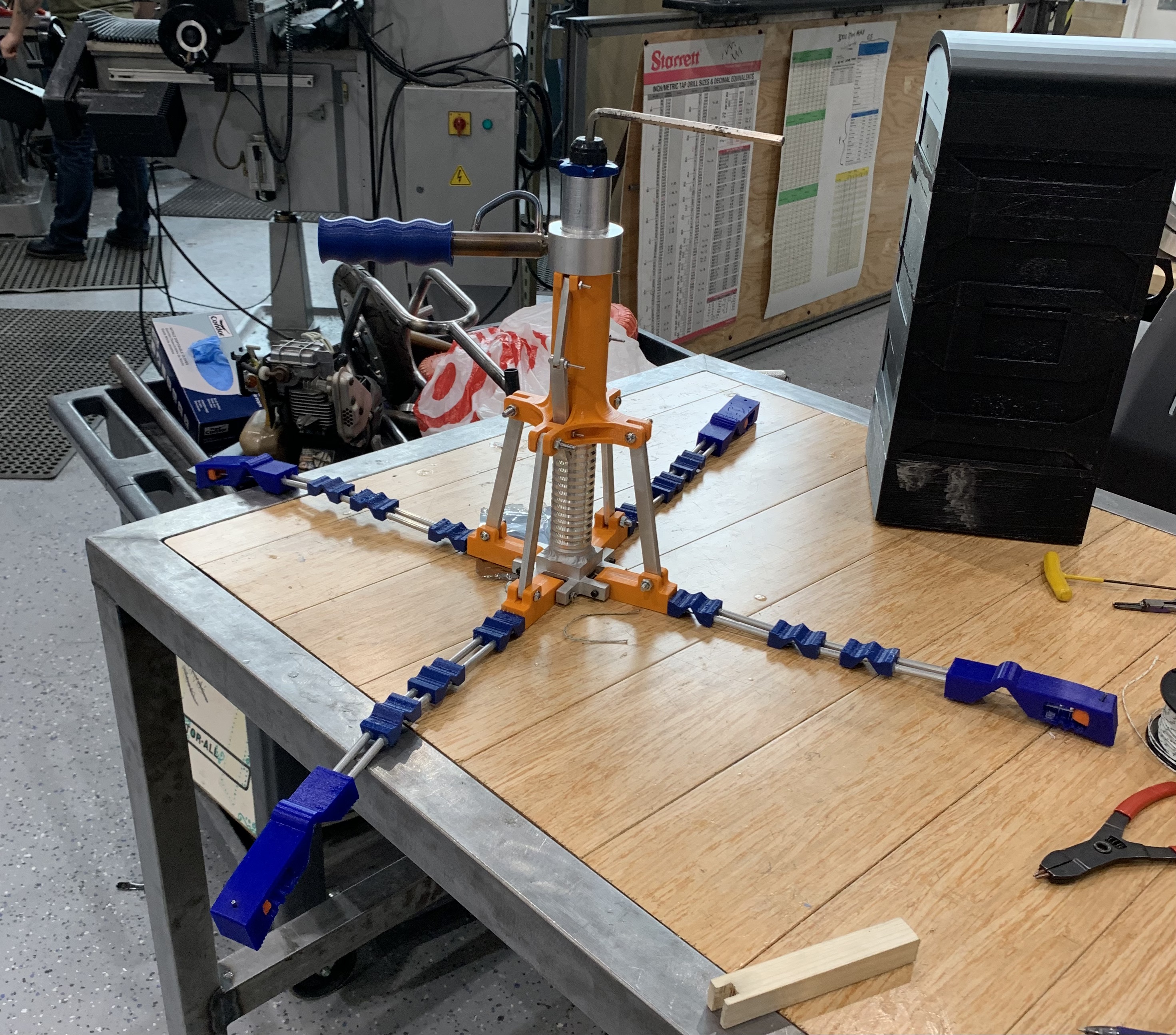 <i>The CLAW</i><i>Mirco-G </i>